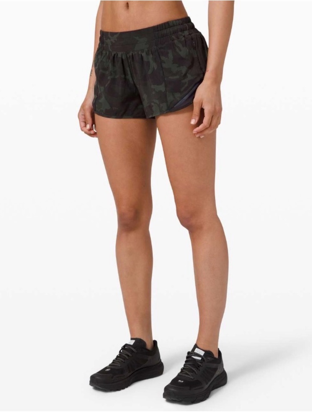 Lululemon Hotty Hot Short II *2.5"